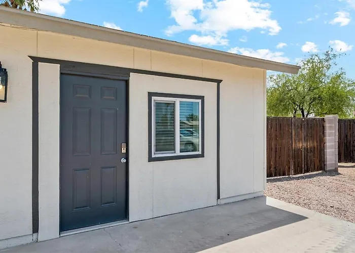 Cozy Retreat With Private Bath & Kitchenette Tempe