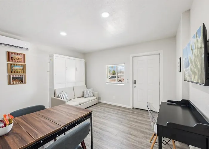 Cozy Retreat With Private Bath & Kitchenette Tempe