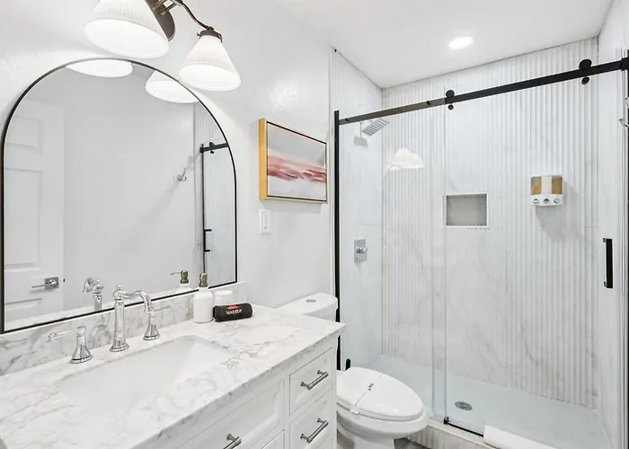 Apartment Cozy Retreat With Private Bath & Kitchenette